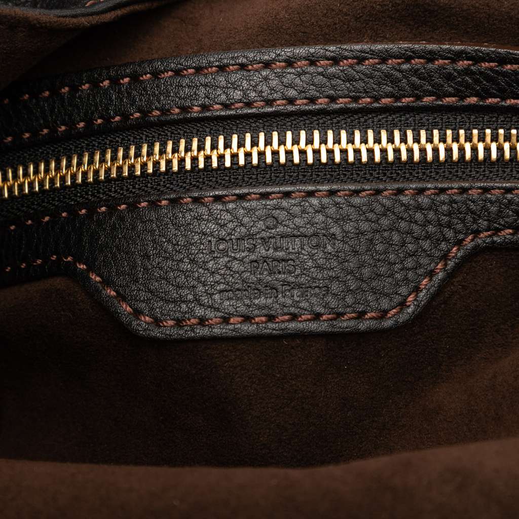 Louis Vuitton Monogram Mahina L Hobo - 5