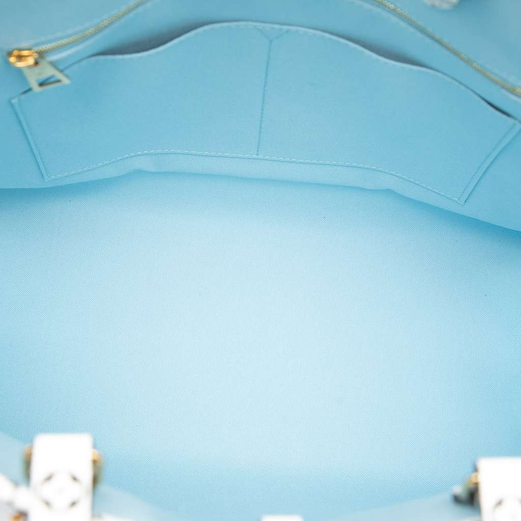 Louis Vuitton Monogram Giant Okinawa Onthego GM - 4