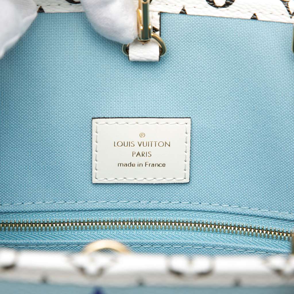 Louis Vuitton Monogram Giant Okinawa Onthego GM - 5