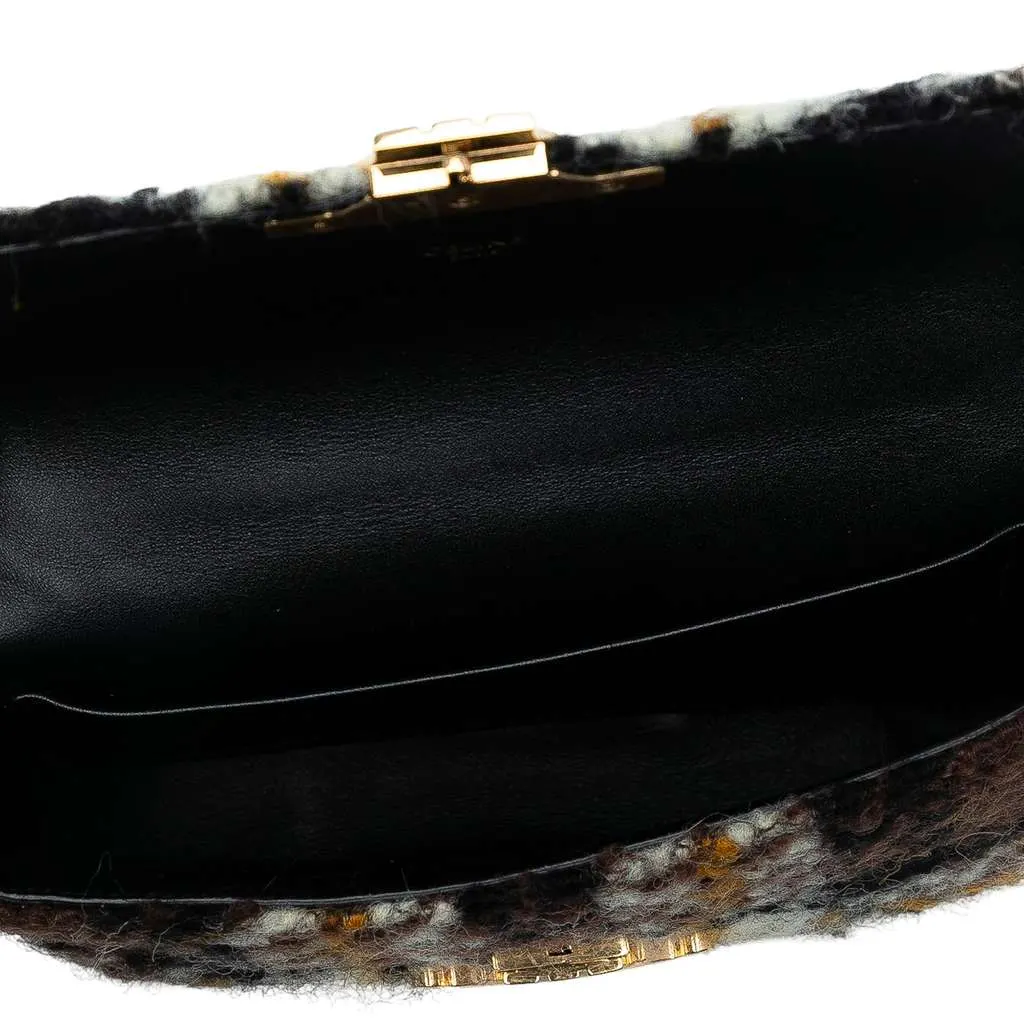 Celine Wool Triomphe Chain Shoulder Bag Black Wool Very good - Model View