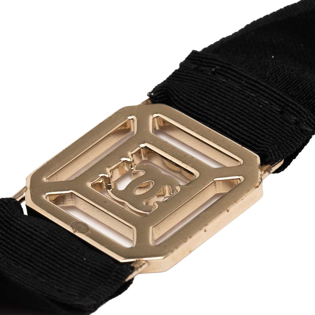 Chanel Gold Plated Rhinestones Embellished Snowflake Pendant Necklace - 4