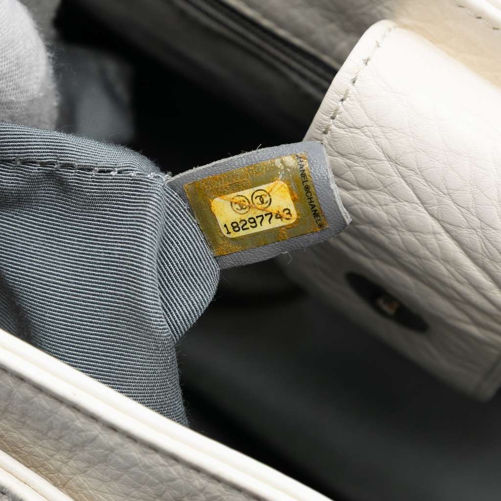 Chanel Medium Caviar Executive Cerf Tote - 5