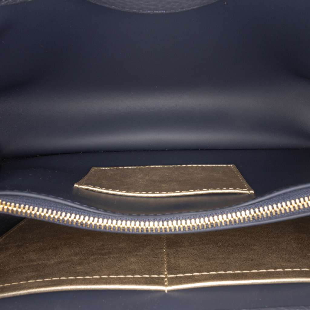 Louis Vuitton Taurillon Chain Capucines MM - 4