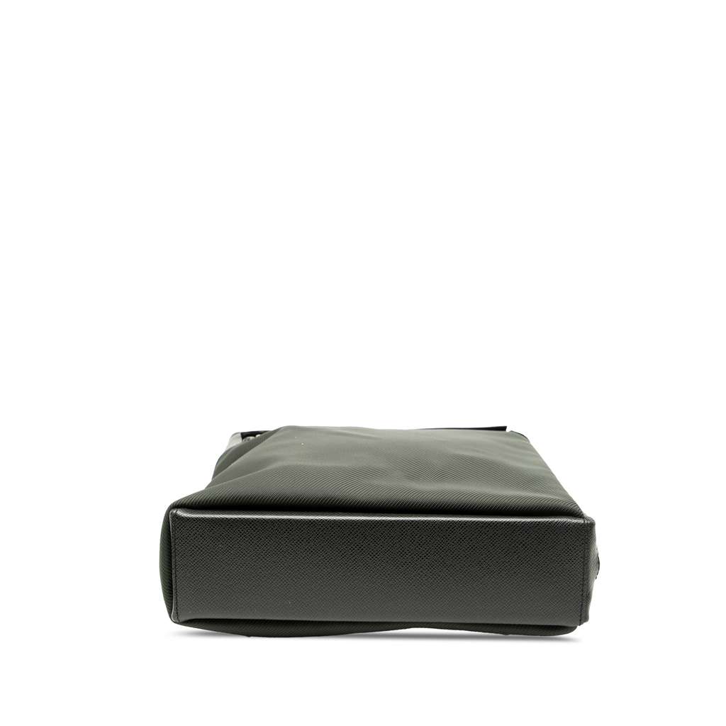 Louis Vuitton Taiga Beluga - 3