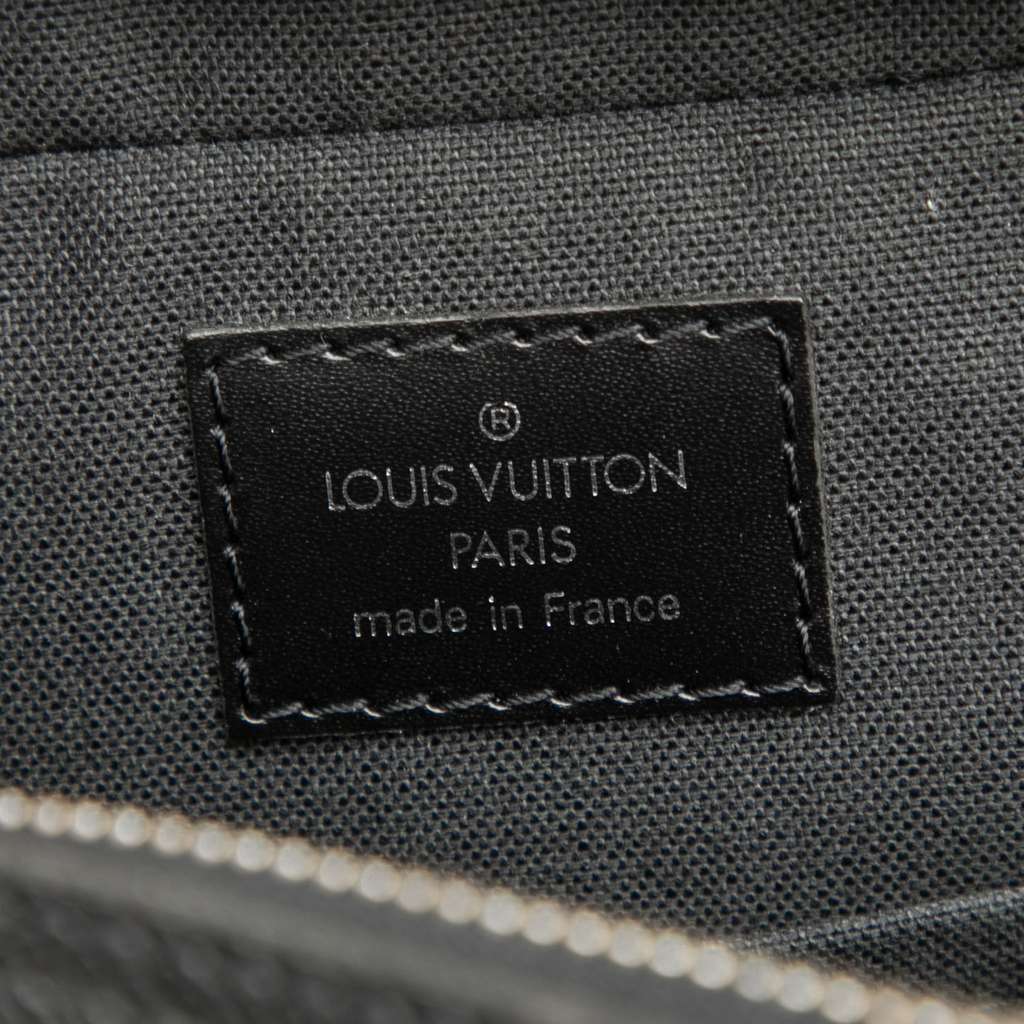 Louis Vuitton Taiga Beluga - 5