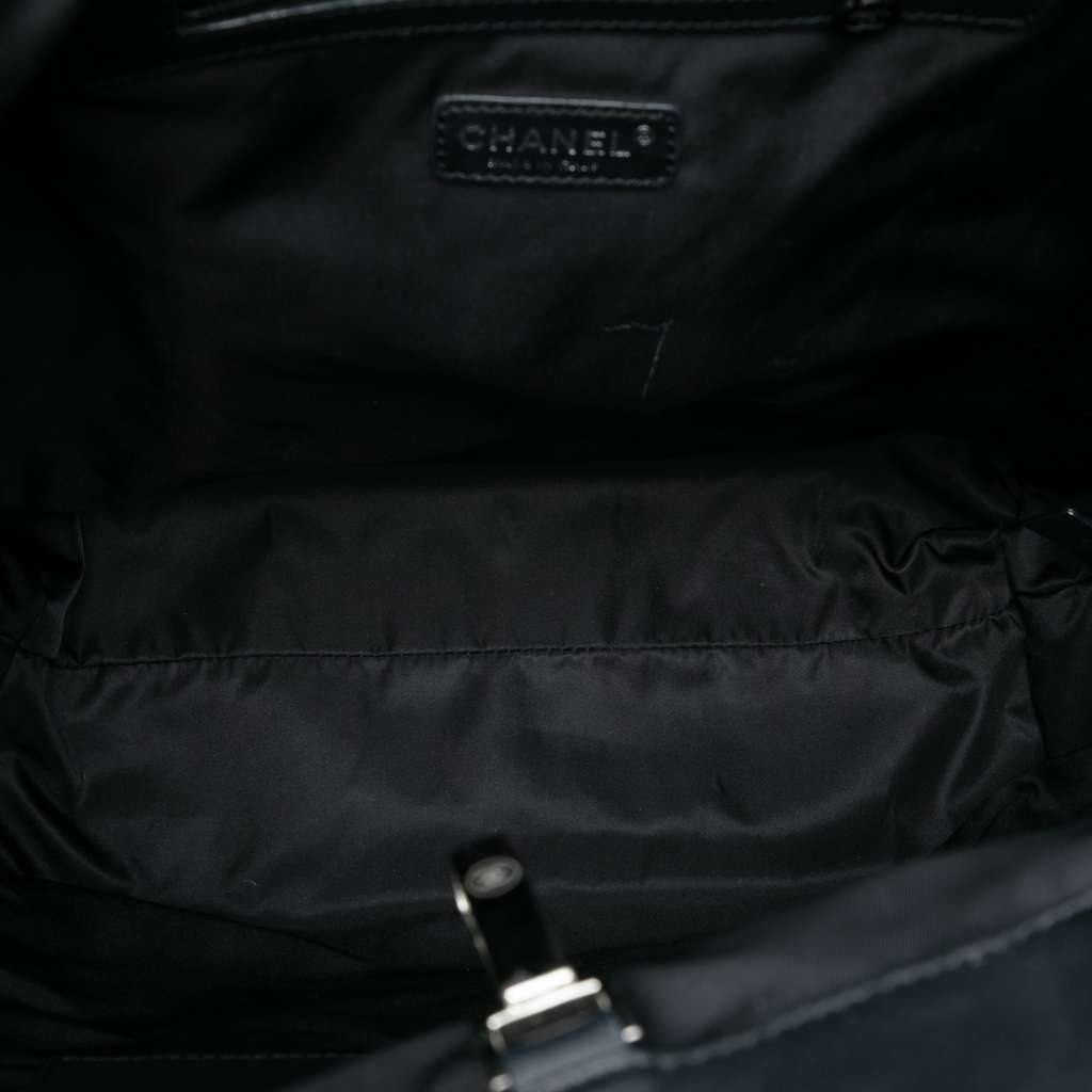 Chanel CC Wool and Leather Tote - 4