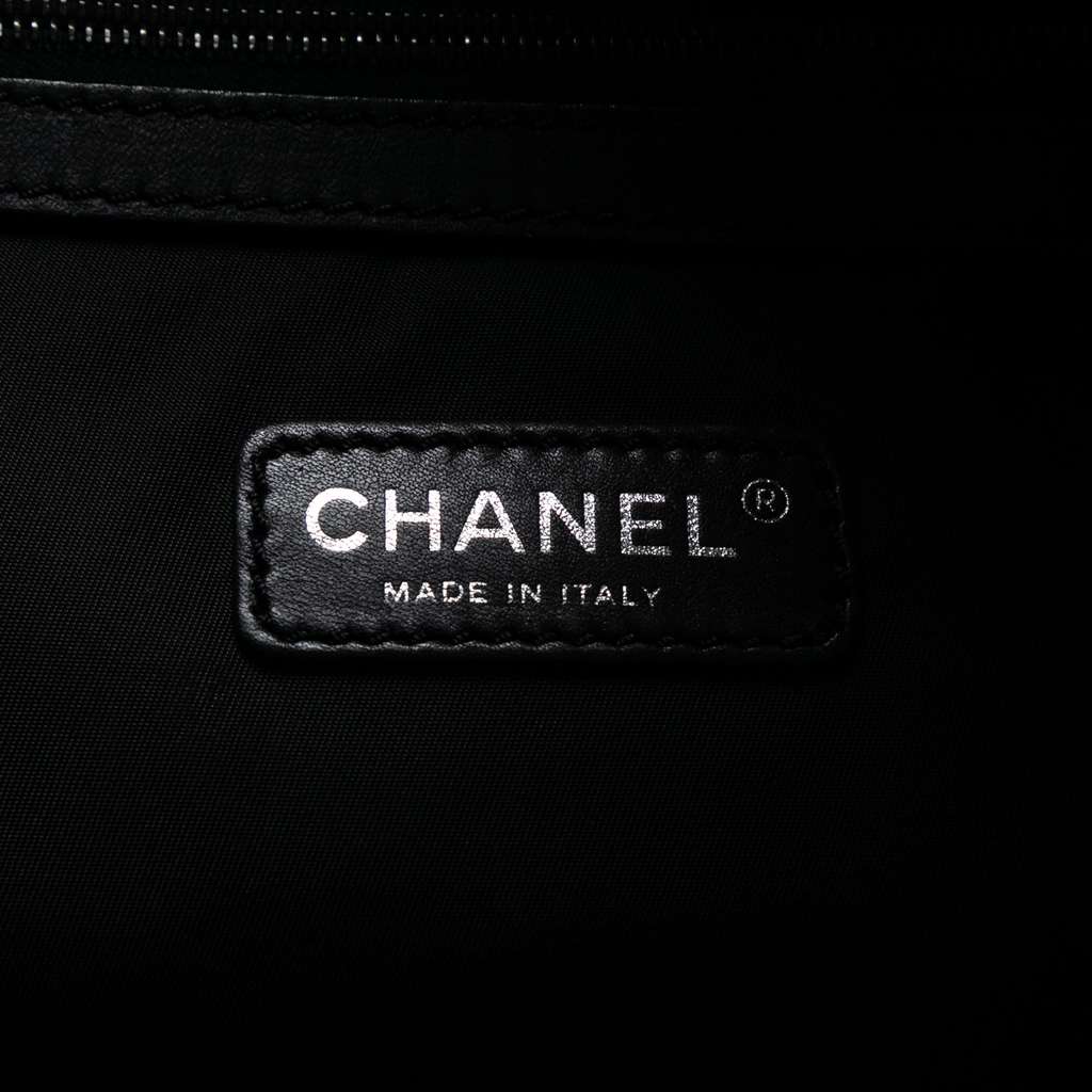 Chanel CC Wool and Leather Tote - 5