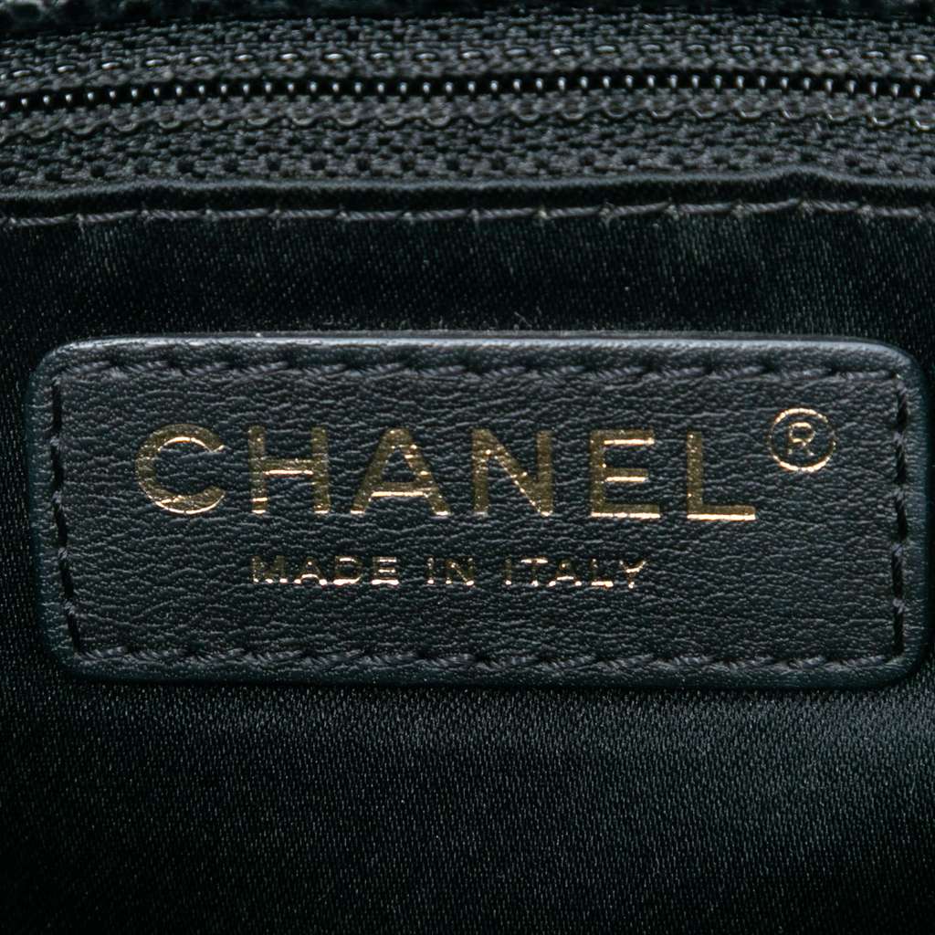 Chanel Caviar Grand Shopping Tote - 5