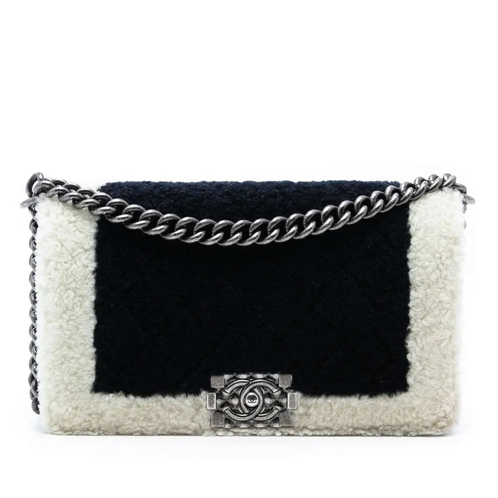 Chanel Old Medium Bicolor Shearling Boy Flap Black Shearling Very good - Front View
