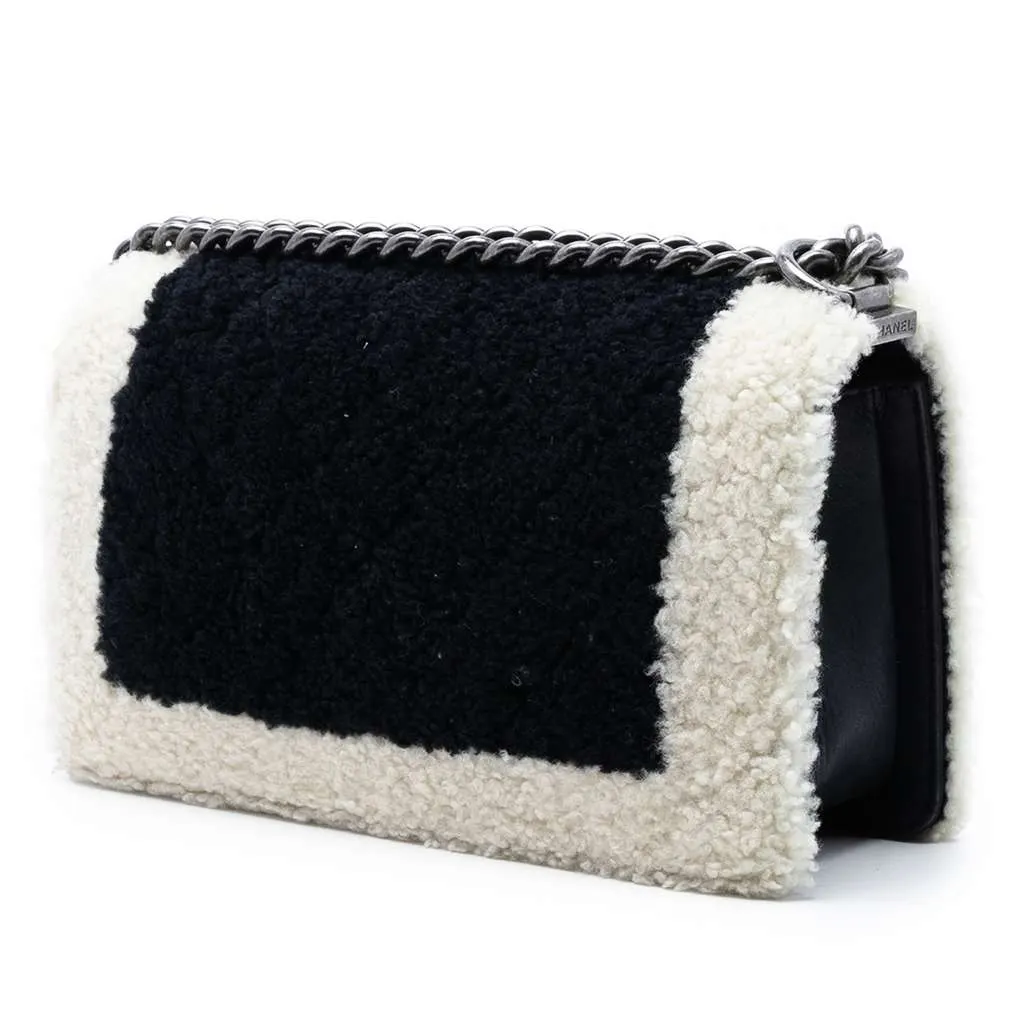 Chanel Old Medium Bicolor Shearling Boy Flap Black Shearling Very good - Back View