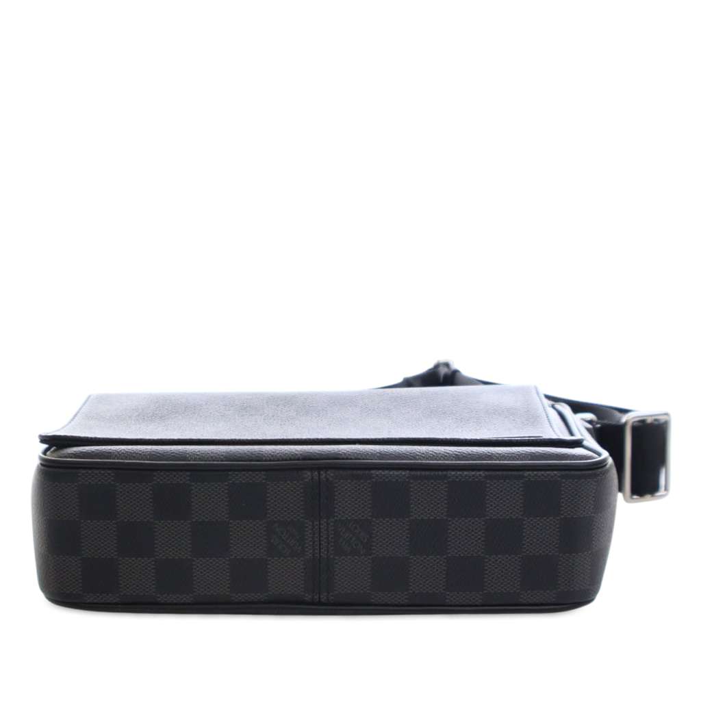 Louis Vuitton Damier Graphite District PM - 4