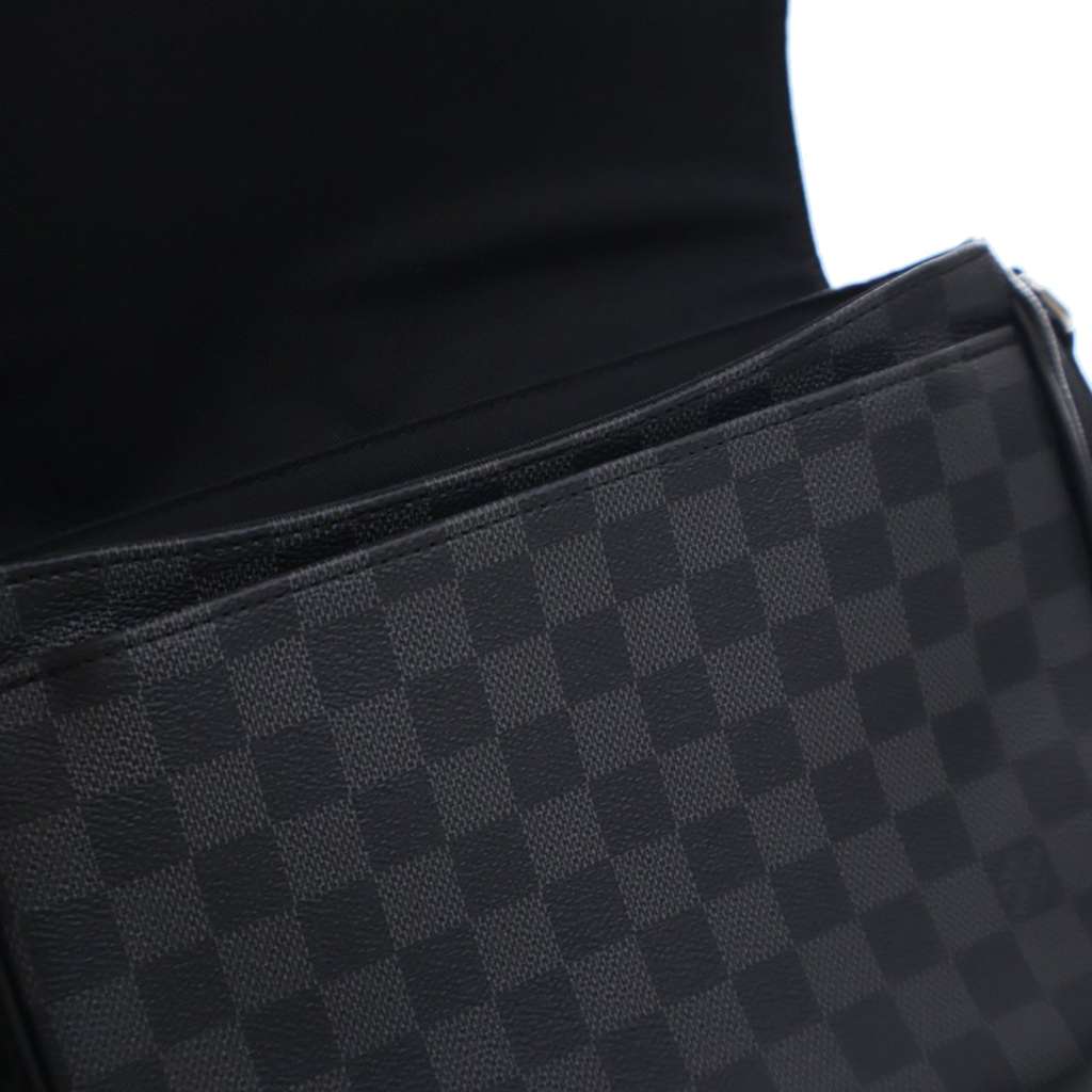 Louis Vuitton Damier Graphite District PM - 5