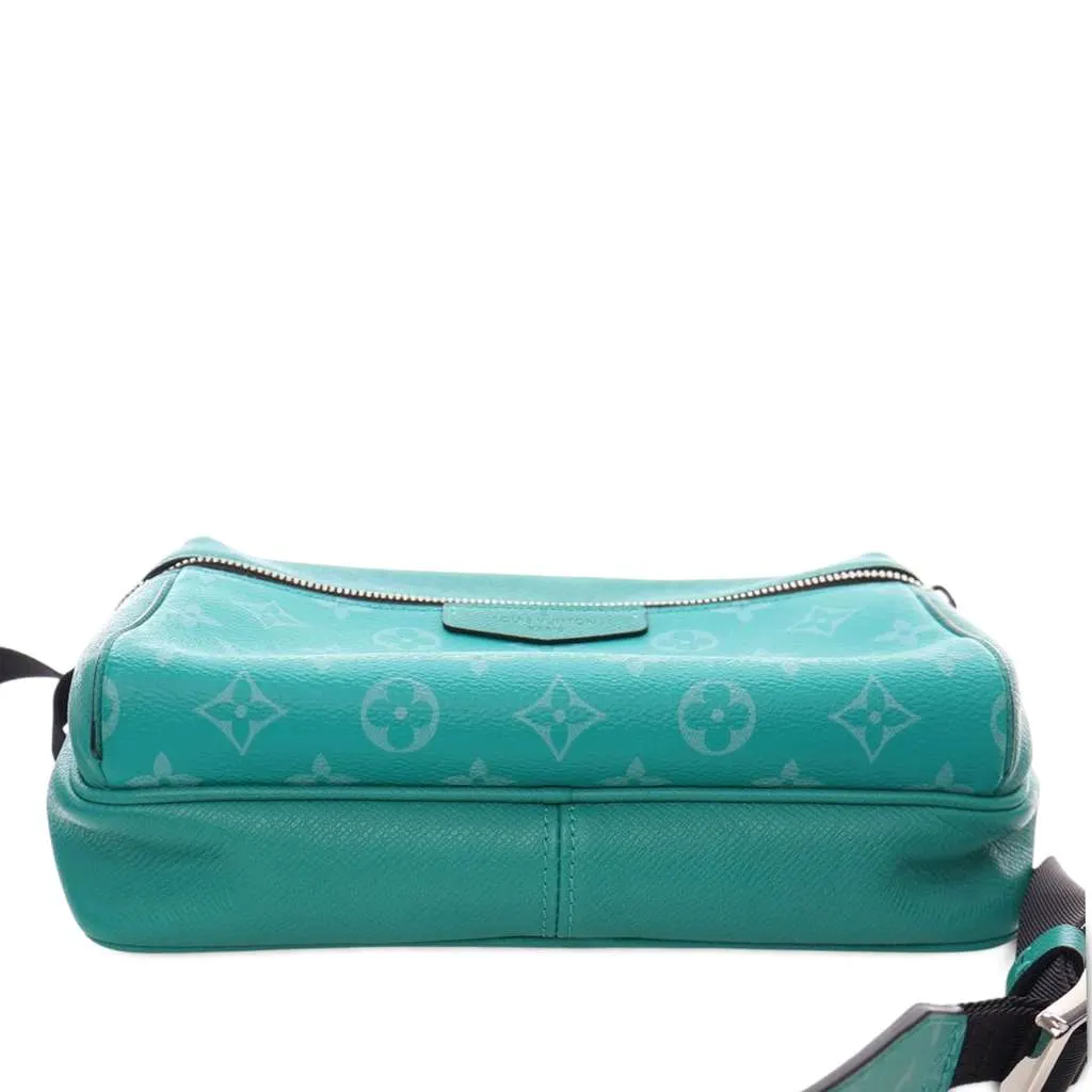 Louis Vuitton Monogram Taigarama Outdoor Messenger Green Leather Good - Model View