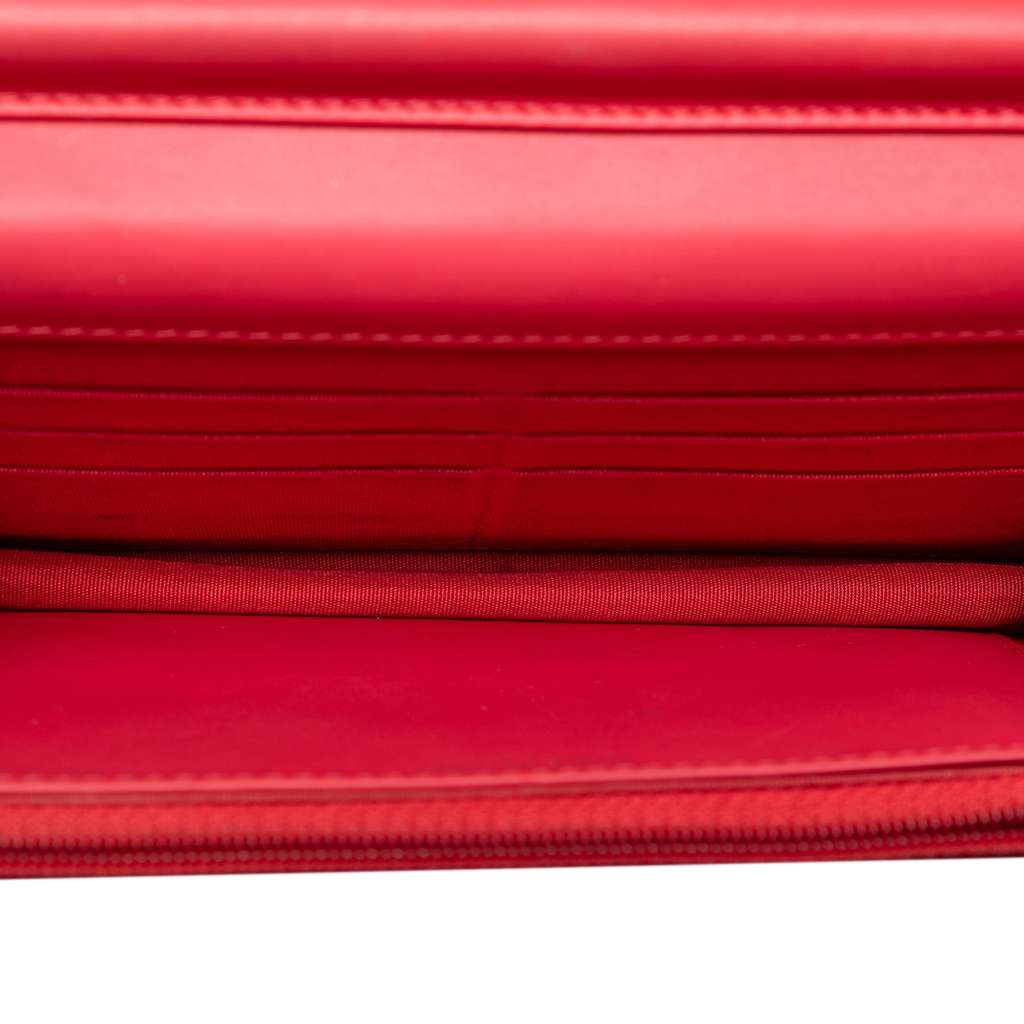 Chanel CC Patent Diamond Quilted Wallet On Chain - 4