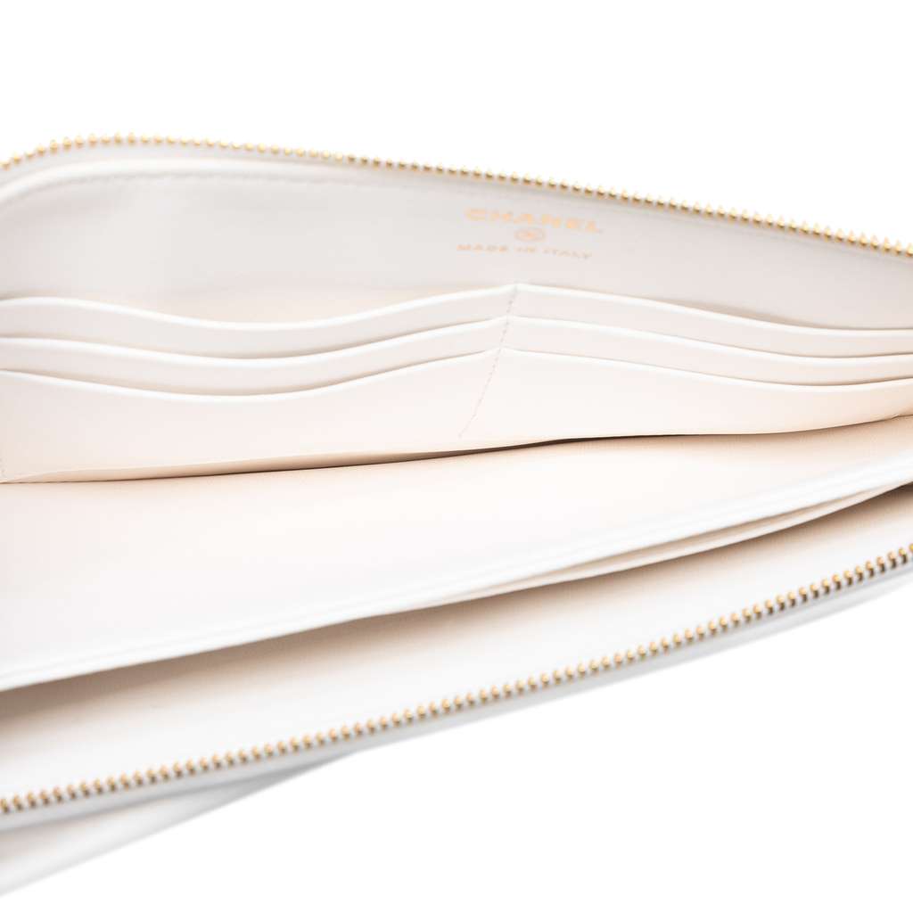 Chanel Lambskin Wave Clutch - 4