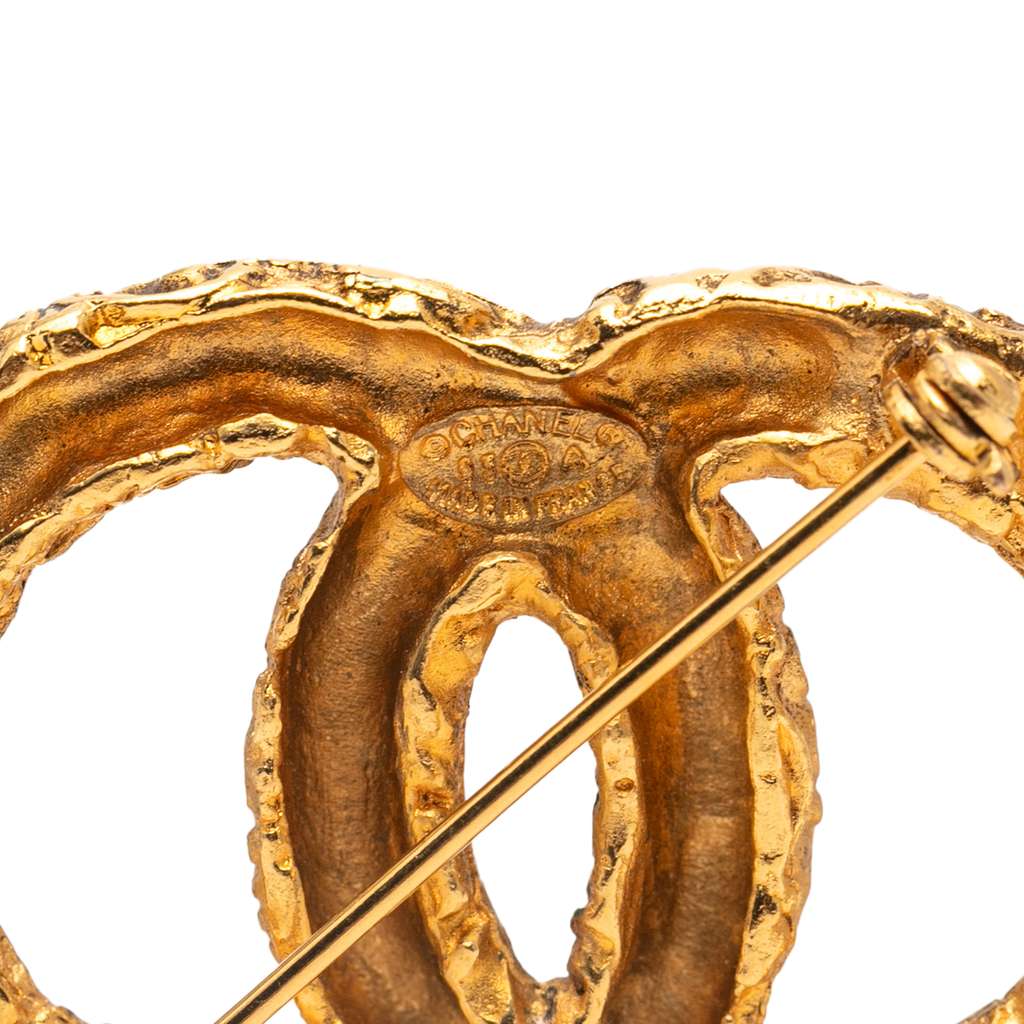 Chanel Gold Plated Baroque Embossed CC Logo Brooch - 3
