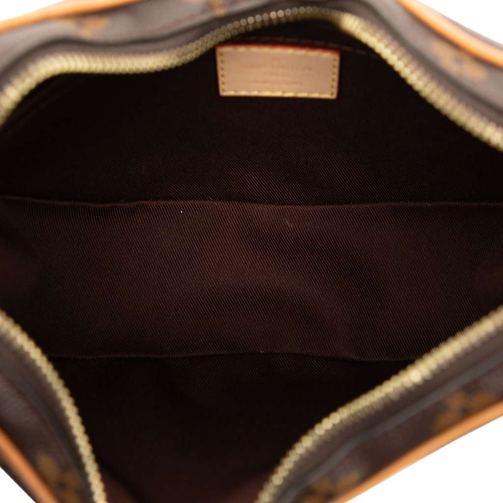 Louis Vuitton Monogram Croissant MM - 4