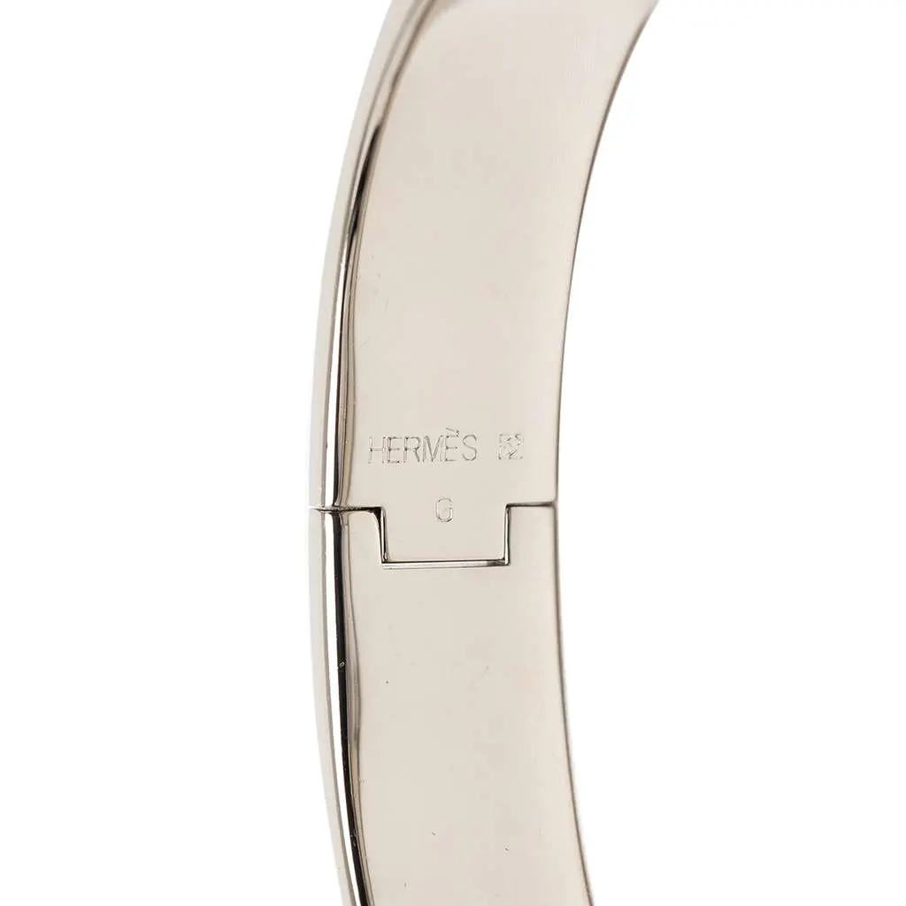Hermès Narrow Enamel Clic H Bracelet TGM White Good - Model View