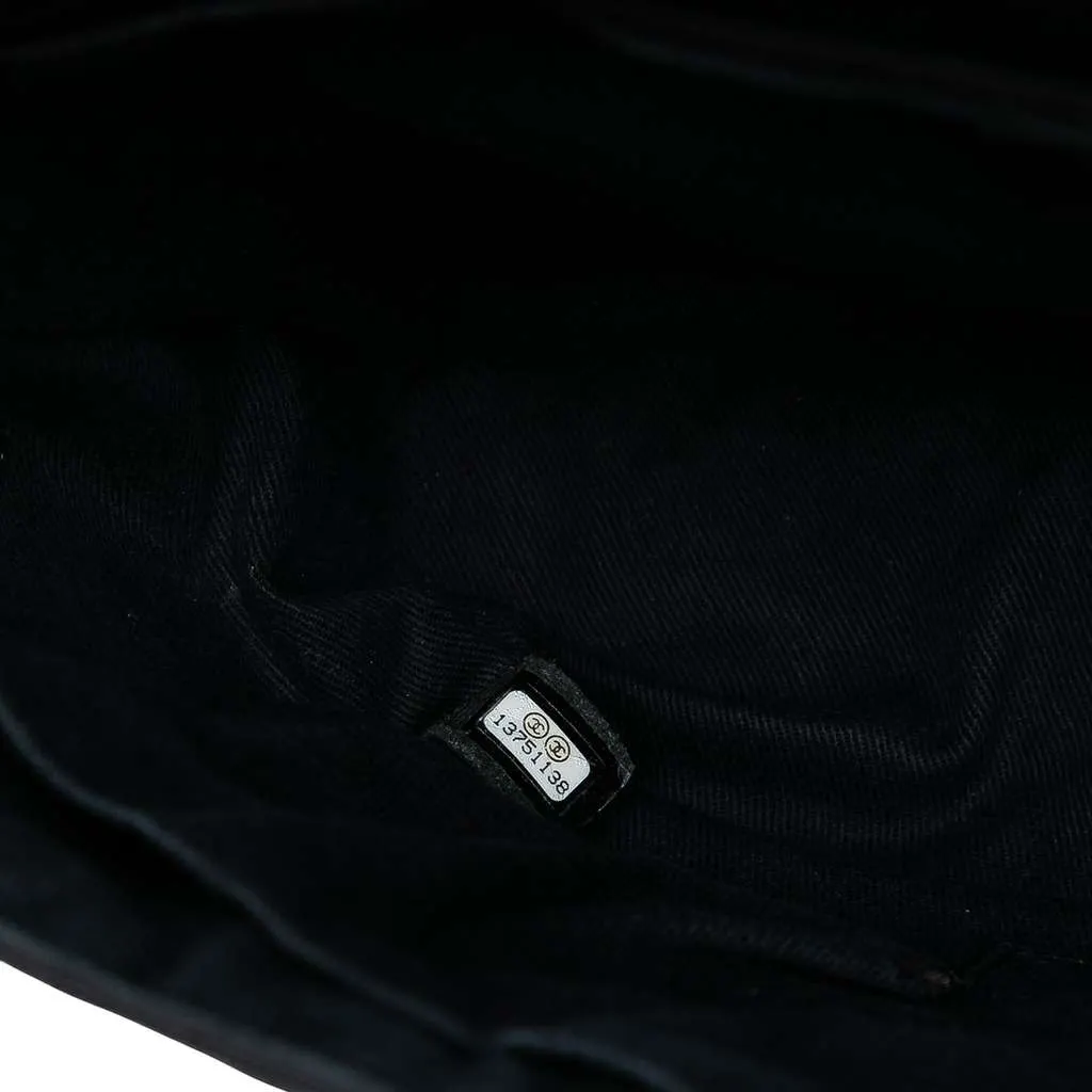 Chanel Quilted Calfskin Reissue 2.55 Easy Messenger Flap Black Leather Very good - Model View