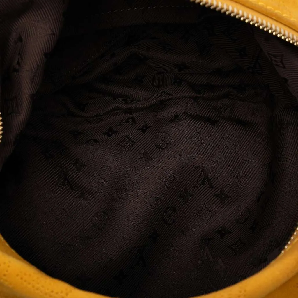 Louis Vuitton Monogram Suede Onatah GM Yellow Leather Very good - Model View