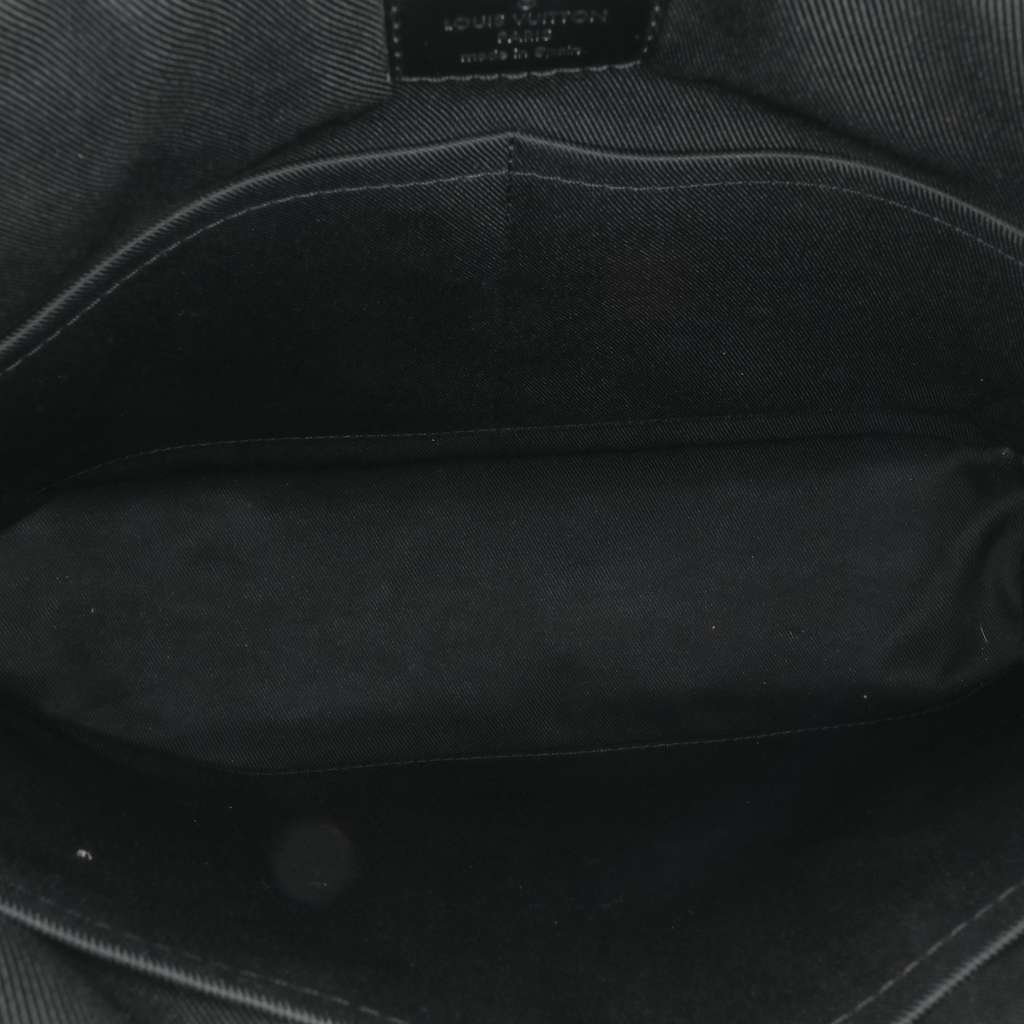 Louis Vuitton Damier Graphite District MM - 4