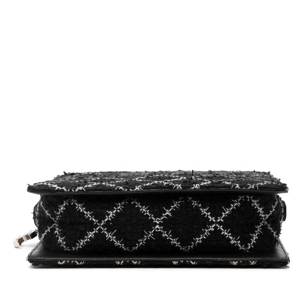 Chanel Tweed and Resin Zipped Chain Shopping Bag - 3