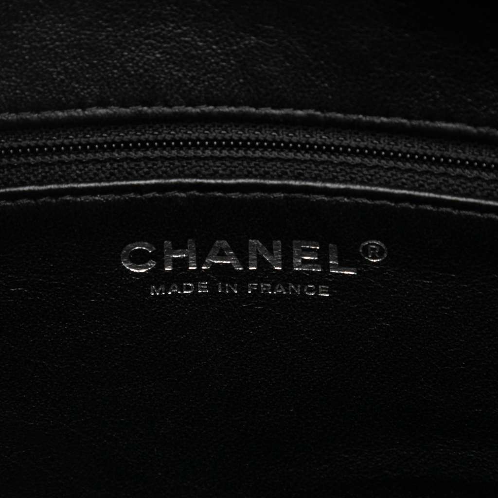 Chanel Tweed and Resin Zipped Chain Shopping Bag - 5