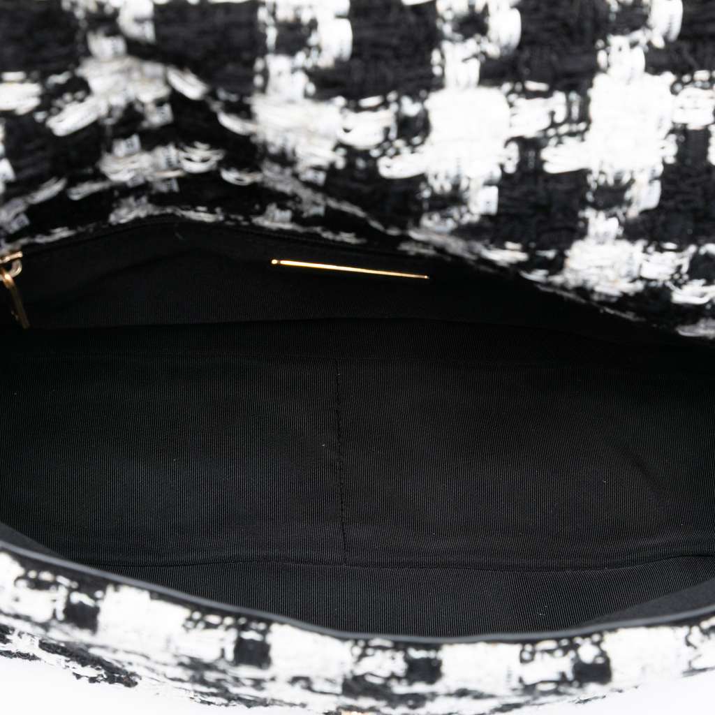 Chanel Large Houndstooth Tweed 19 Flap - 4