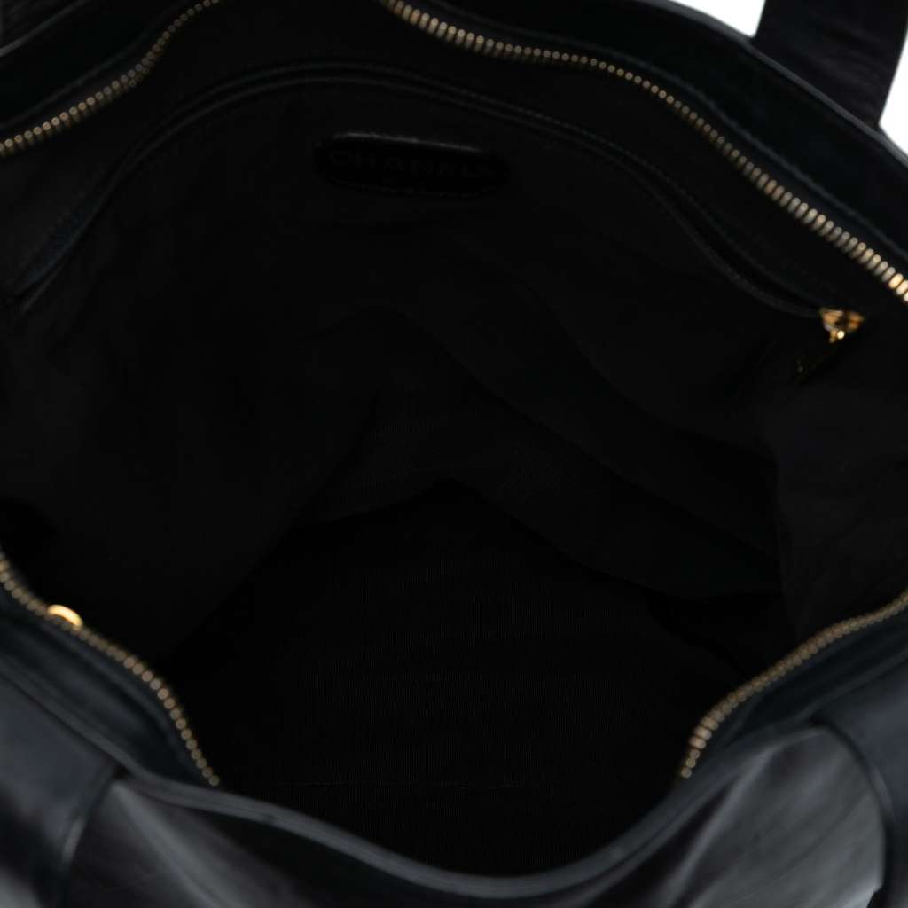 Chanel CC Embossed Leather Tote - 4