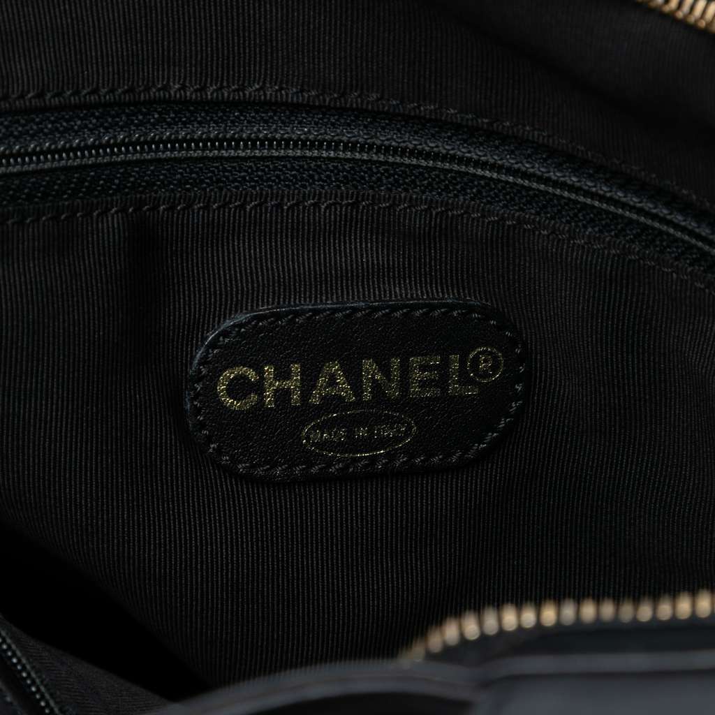 Chanel CC Embossed Leather Tote - 5