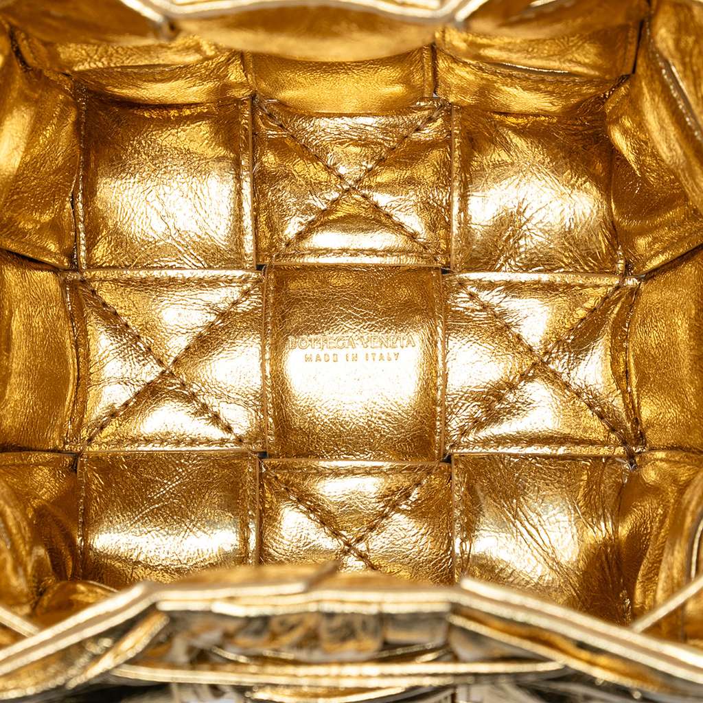 Bottega Veneta Small Metallic Crushed Nappa Maxi Intrecciato Cassette Bucket Bag - 4