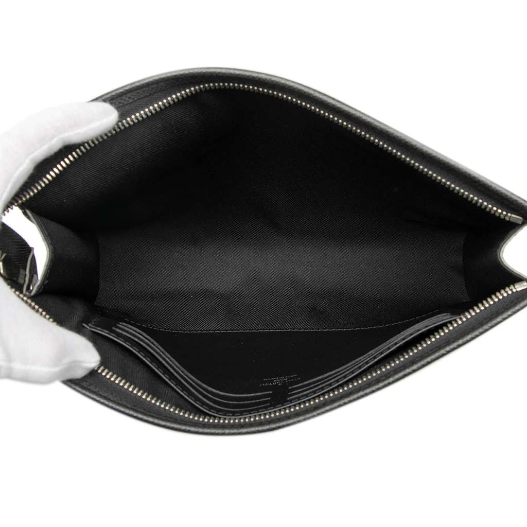 Louis Vuitton Taiga Pochette Voyage MM - 4