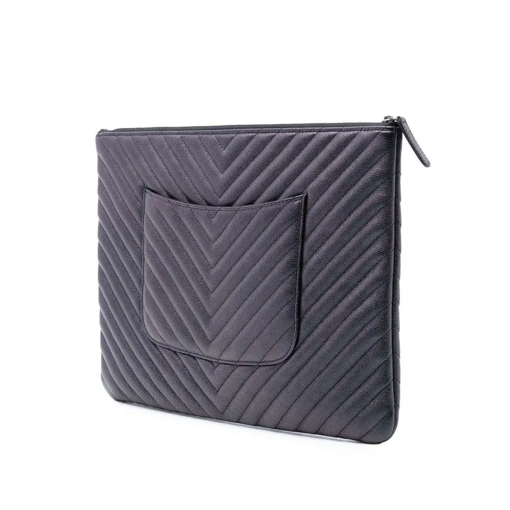 Chanel Large CC Chevron Iridescent Caviar O Case Clutch Purple Leather Very good - Back View