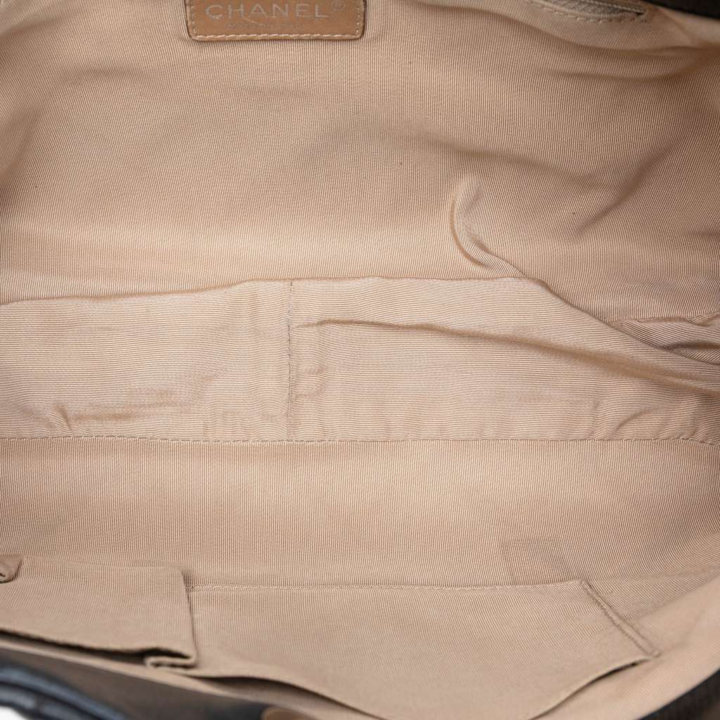 Chanel CC Quilted Caviar Expandable Tote - 4