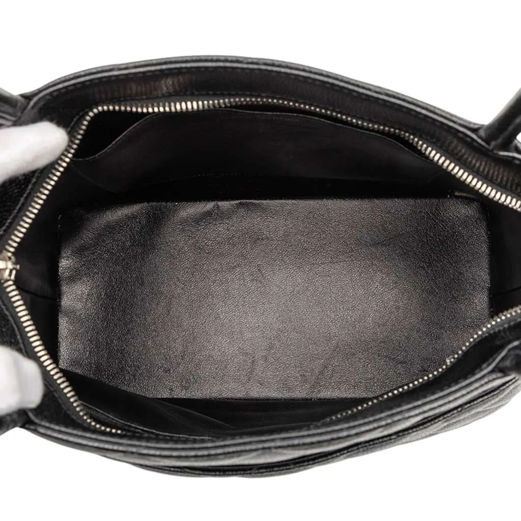 Chanel Caviar Medallion Tote Black Leather Very good - Model View