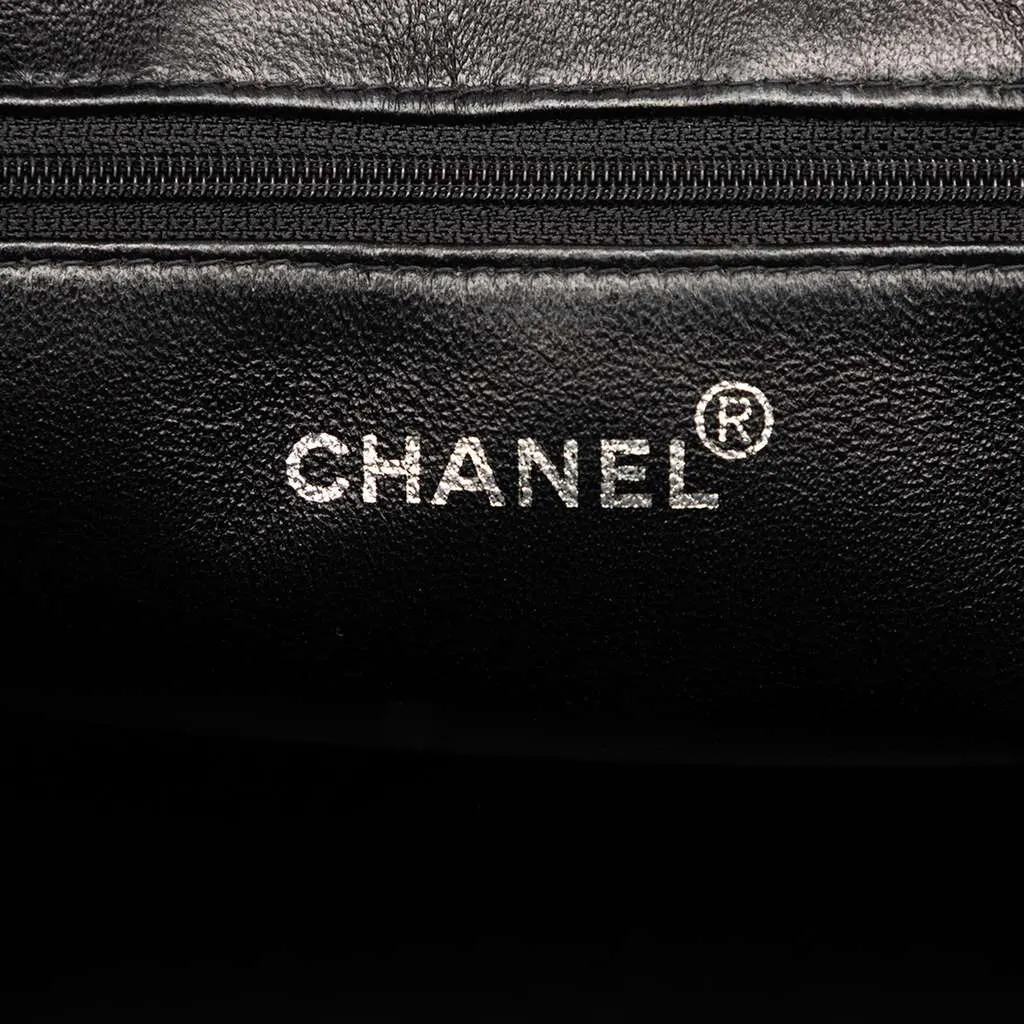 Chanel Caviar Medallion Tote Black Leather Very good - Box View