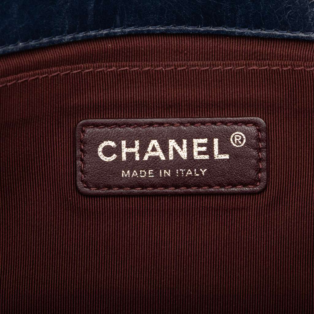 Chanel Old Medium Quilted Glazed Calfskin Chain Around Boy Flap - 5