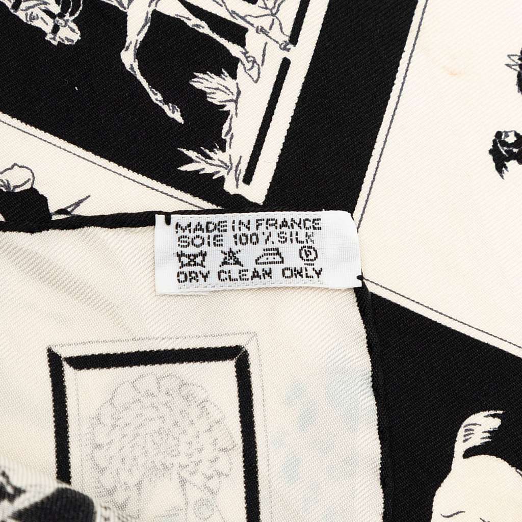 Hermès Brides de Gala en Desordre triangle Silk Scarf - 2