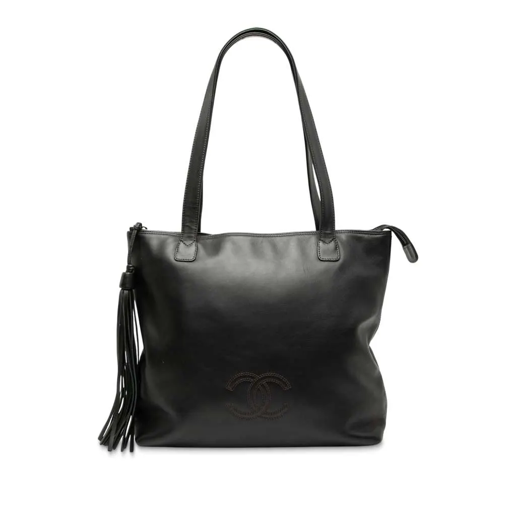 Chanel CC Lambskin Tassel Tote Black Leather Very good - Front View