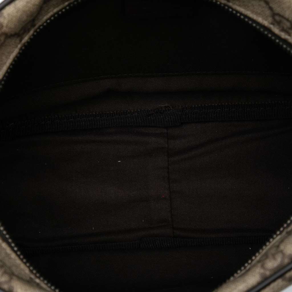 Gucci GG Supreme Clutch - 4