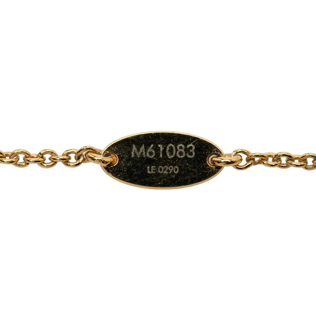Louis Vuitton Gold Plated Essential V Necklace Gold Metal Very good - Model View