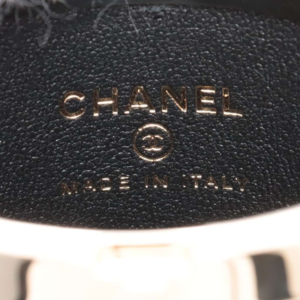 Chanel CC Quilted Lambskin Round Top Handle Vanity Bag - 4