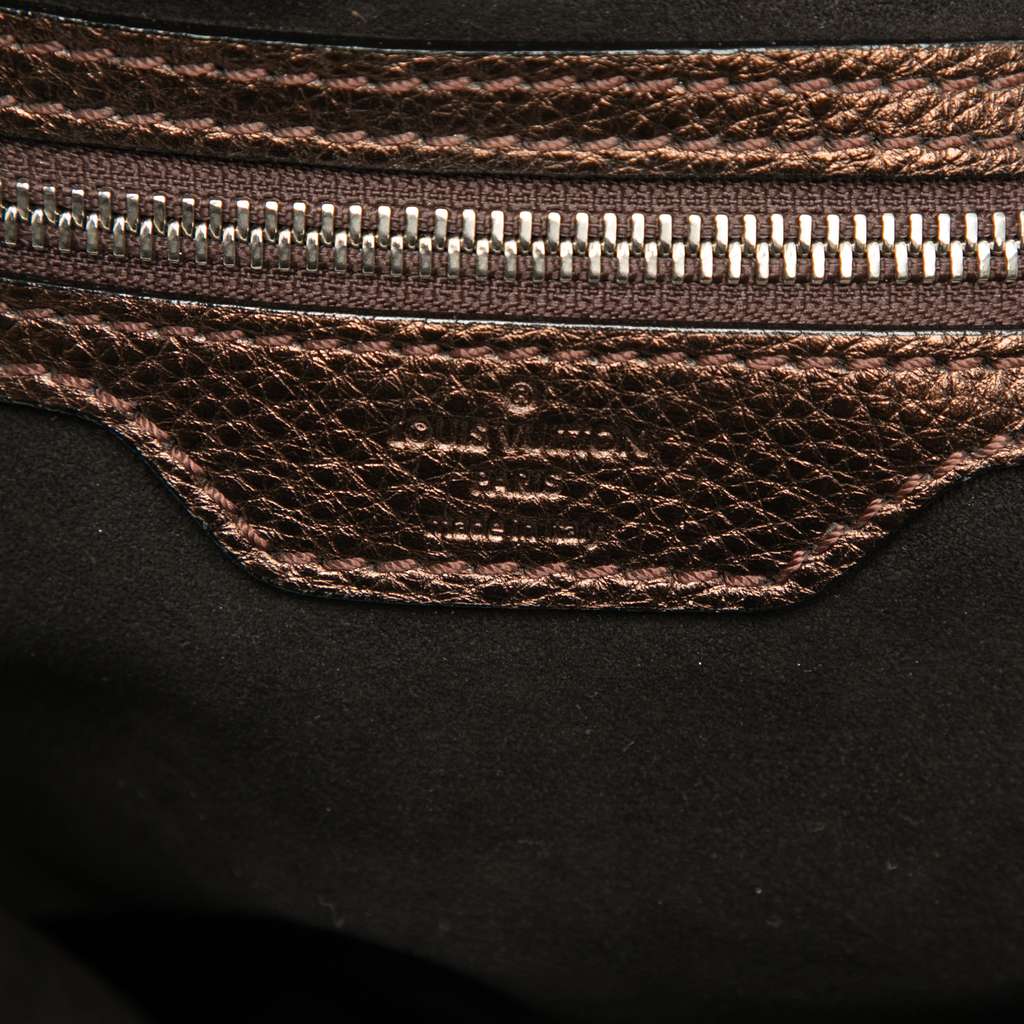 Louis Vuitton Monogram Mahina L Hobo - 5