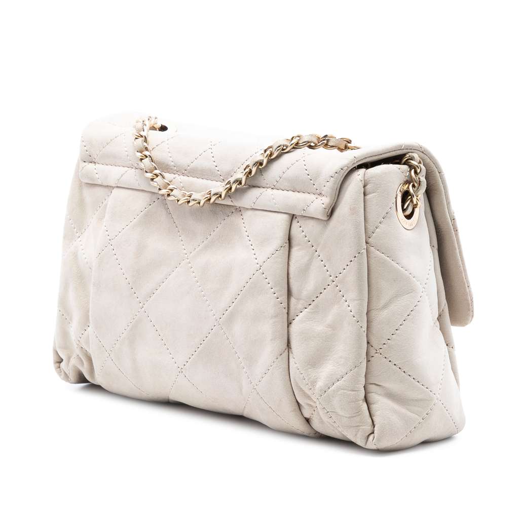 Chanel Small Iridescent Quilted Calfskin Chic Quilt Flap - 2