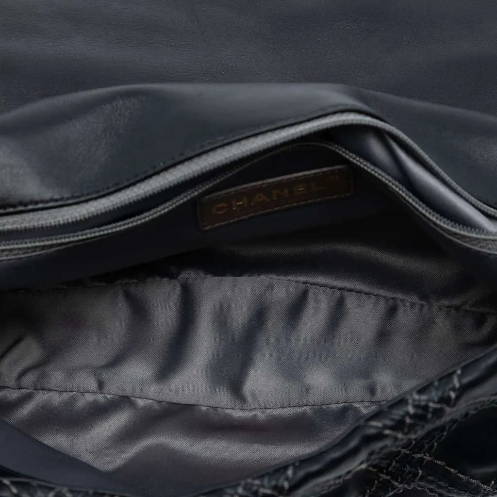 Chanel Paris Bombay Medium CC Calfskin Triptych Flap Grey Leather Very good - Model View
