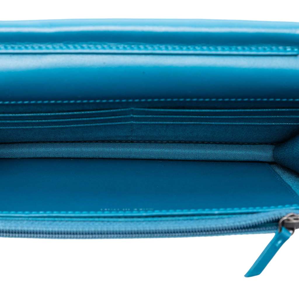 Chanel Quilted Aged Calfskin Gabrielle Wallet On Chain - 4