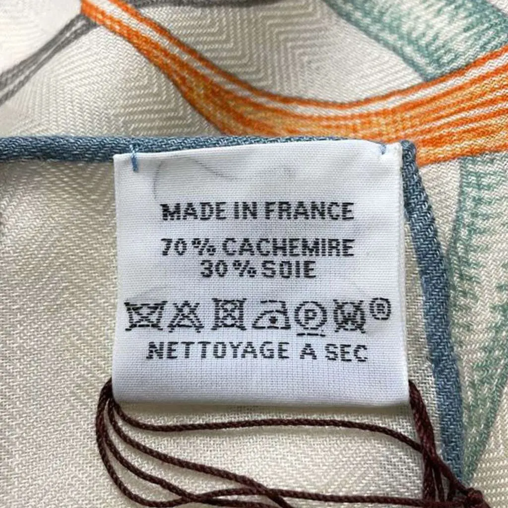 Hermès Le Monde d Hermes Cashmere Silk Shawl 140 White Wool Good - Back View