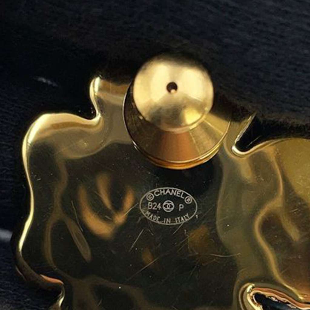 Chanel CC Gold Plated Resin Clover Brooch - 5