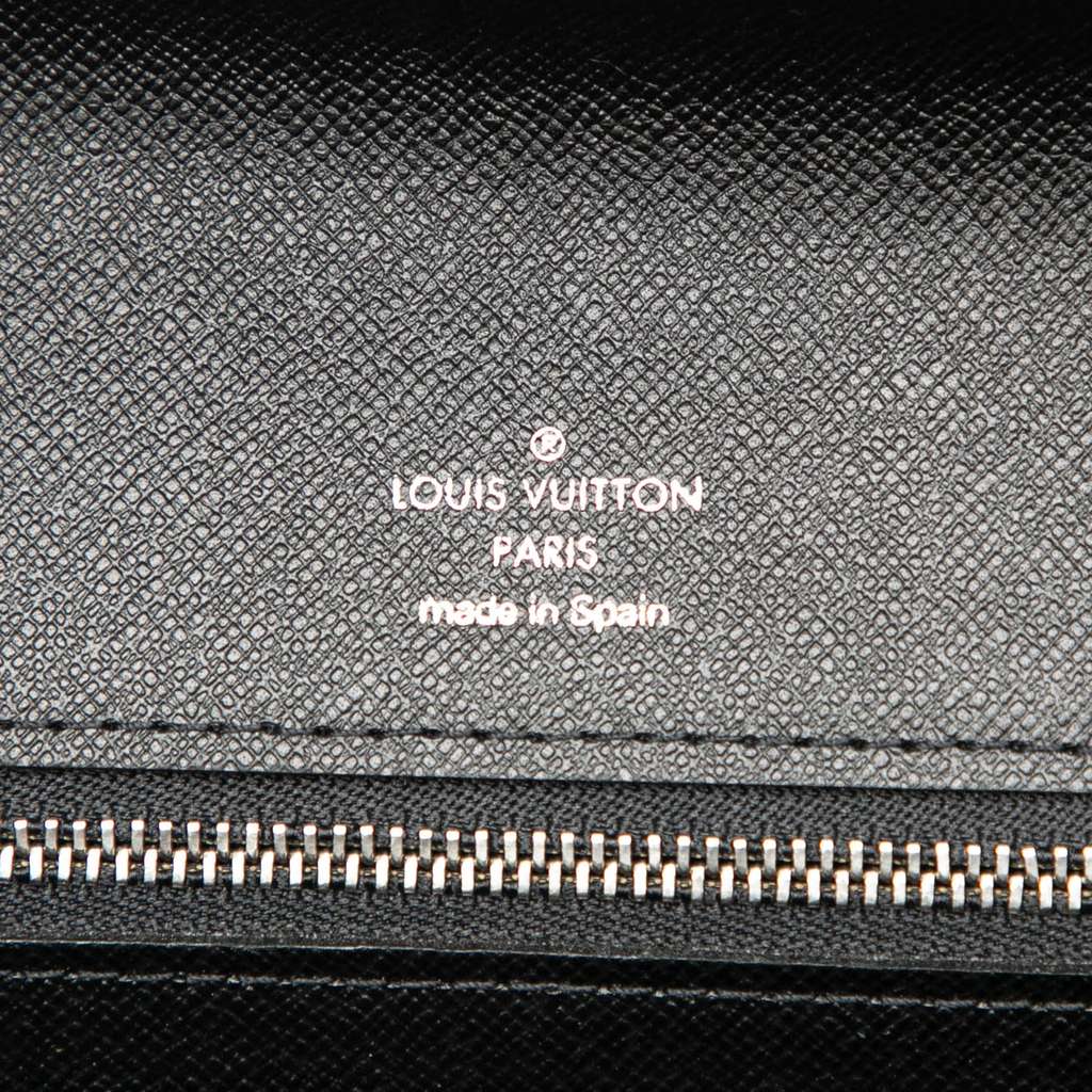 Louis Vuitton Taiga Selenga - 5