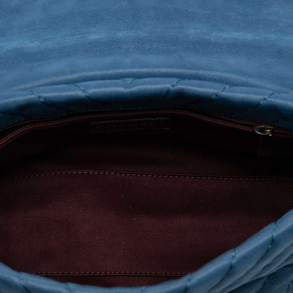 Chanel Medium Chevron Iridescent Calfskin Surpique Flap - 4